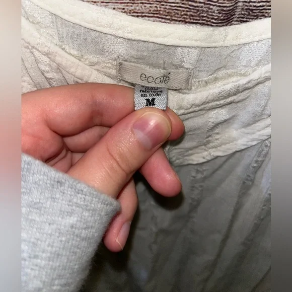 🤎3/$10 Ecote Cream Sleeveless Tunic Top Size Medium - Picture 3 of 4